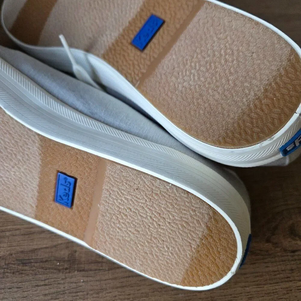 NEW W/O BOX KEDS LIGHT GREY FABRIC UPPER LACED SNEAKERS SIZE 9.5 WOMENS
